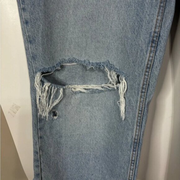Zara Baggy Jeans Womens 6 Blue Light Wash Denim Raw Hem Cropped Distressed - Picture 5 of 9